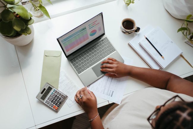 woman-laptop-finances woman-laptop-finances